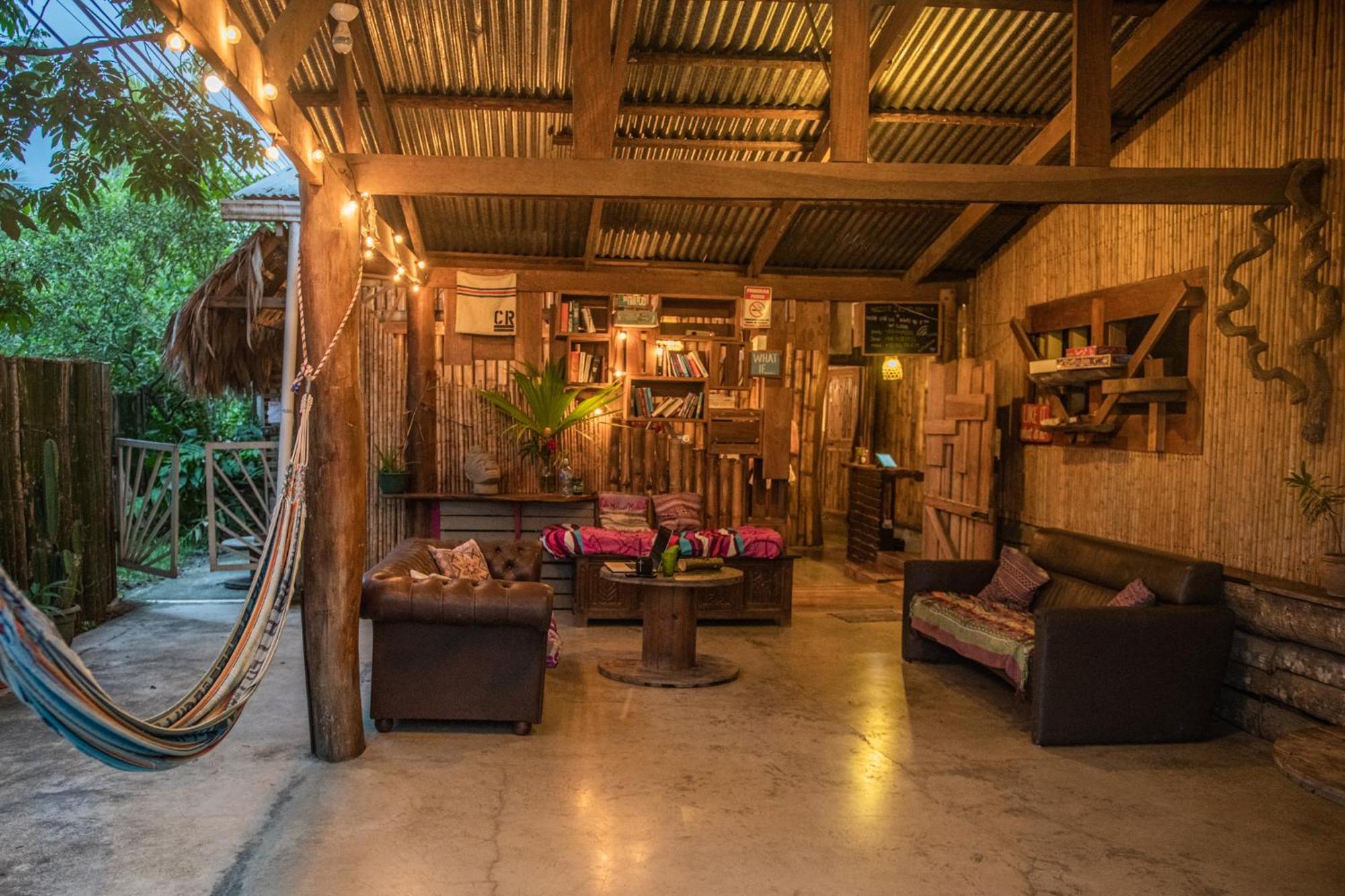 Roots Family Vandrerhjem Puerto Viejo de Talamanca Eksteriør bilde